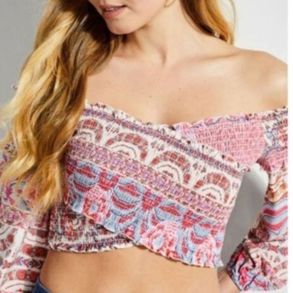 [S] GUESS Pink Floral Print Festival Inspired Crop Top with Lettuce Detail - Picture 2 of 10